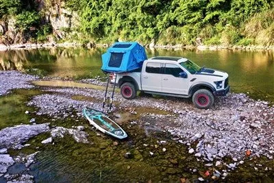 Тврди шатор на крову за 4 особе